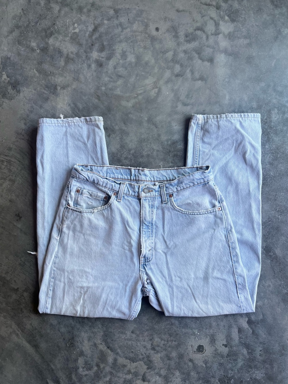 Vintage 90’s Distressed Levi's 505 light wash jeans Size 34x30